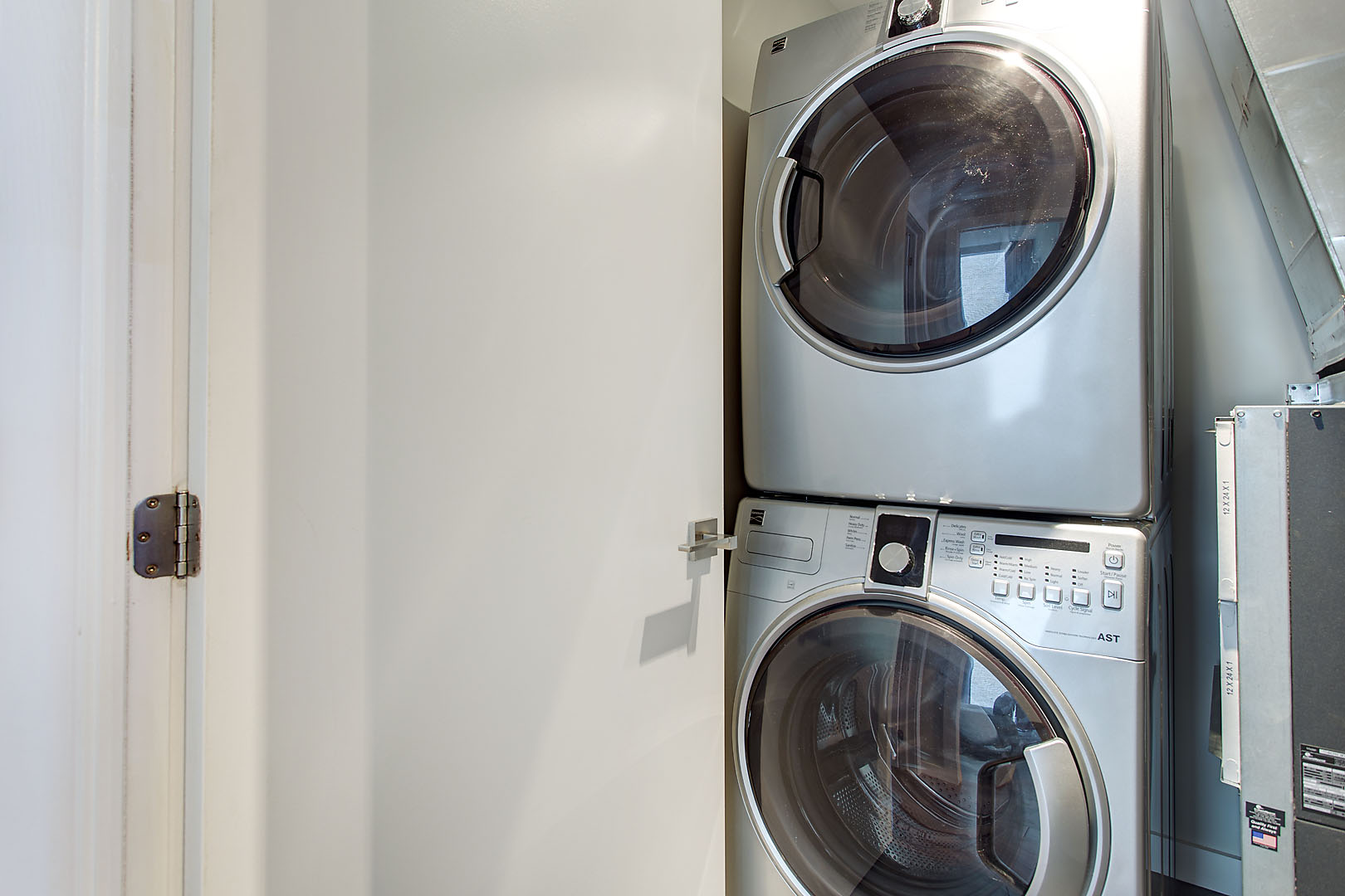 Le 1102 — Interior detail